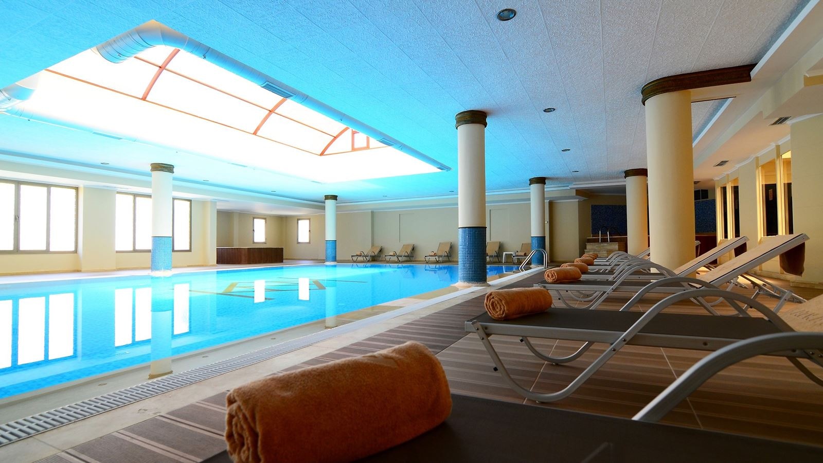 pools-indoor-pool