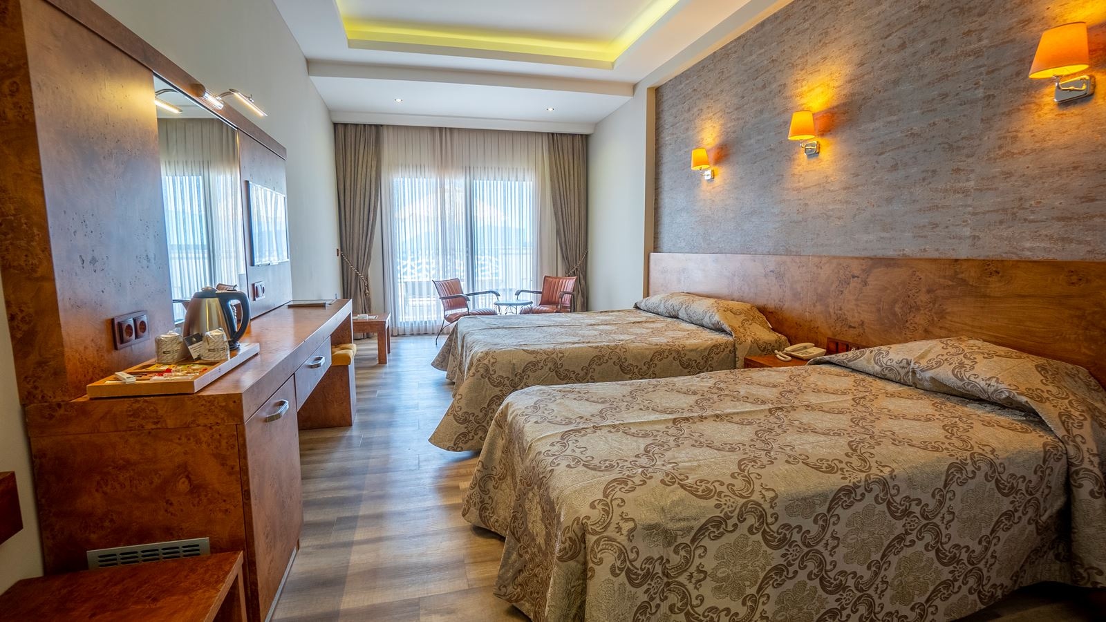 rooms-deluxe-room-sea-view-with-terrace