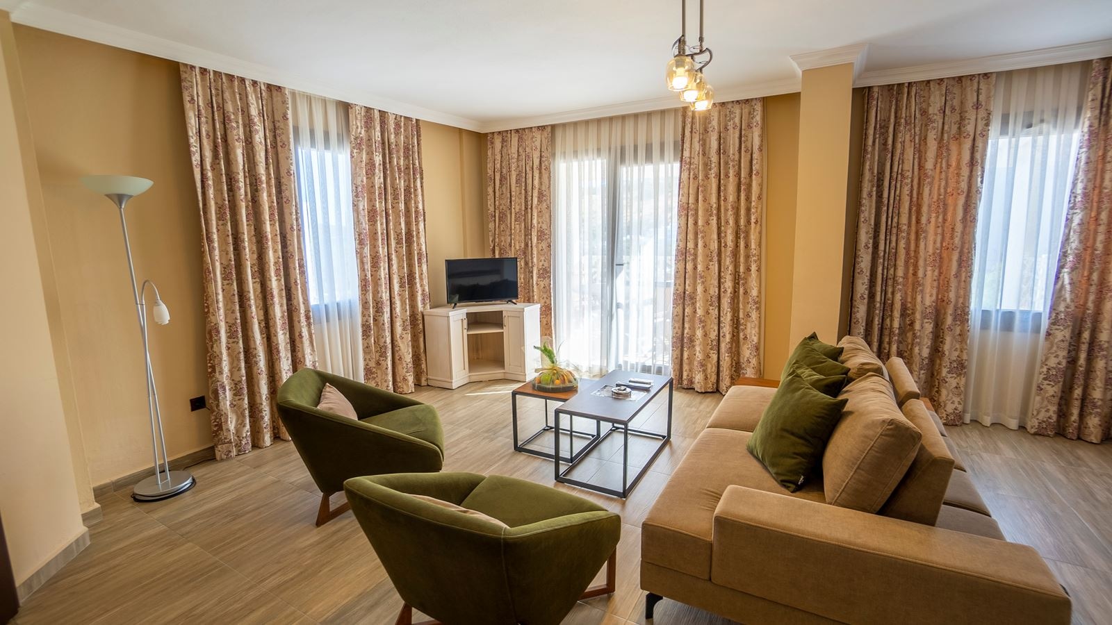 rooms-deluxe-apart-room