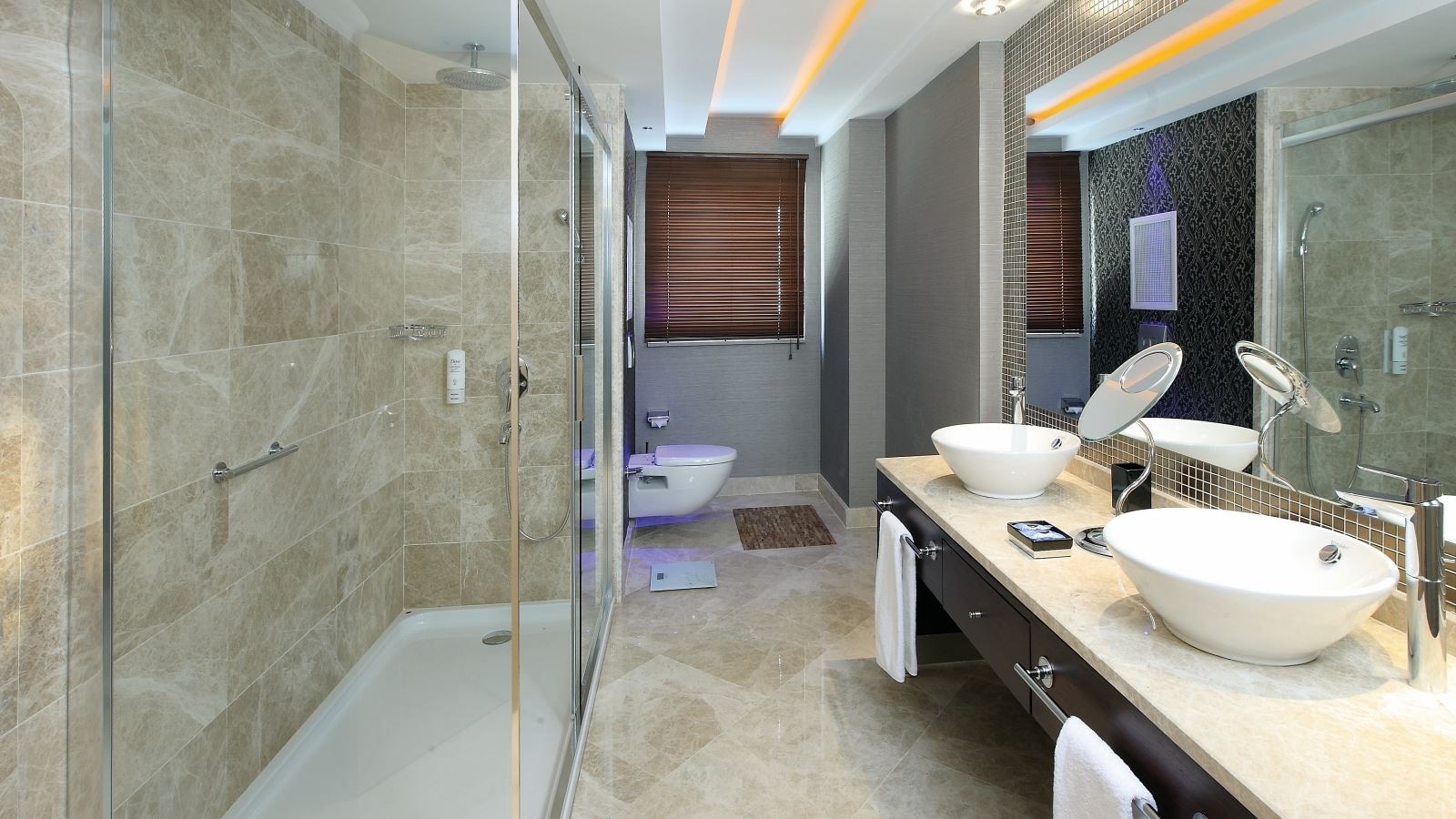 rooms-deluxe-room
