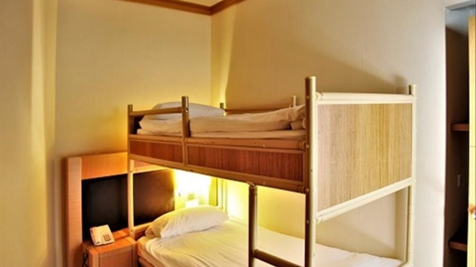 rooms-deniz-manzarali-aile-odasi