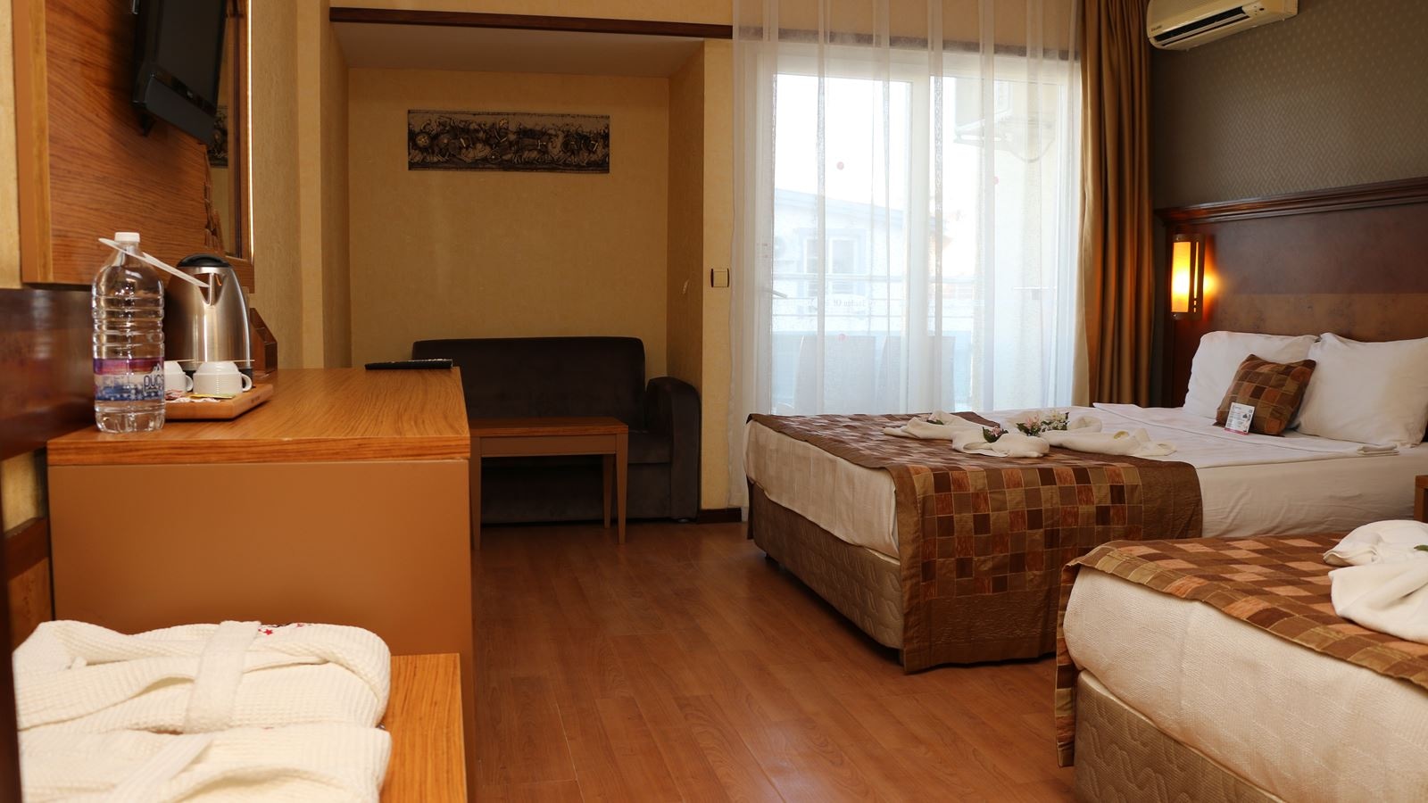 rooms-standard-room-land-view