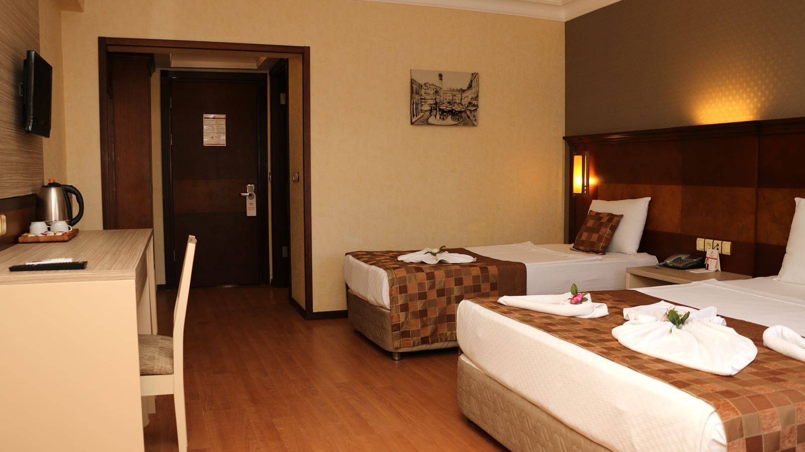 rooms-standard-room-land-view