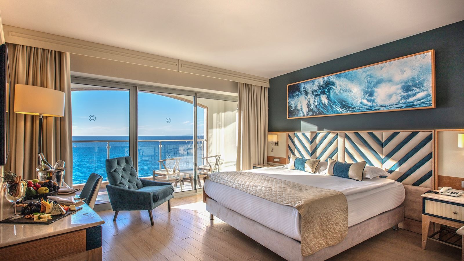 rooms-superior-room-seaview-balcony