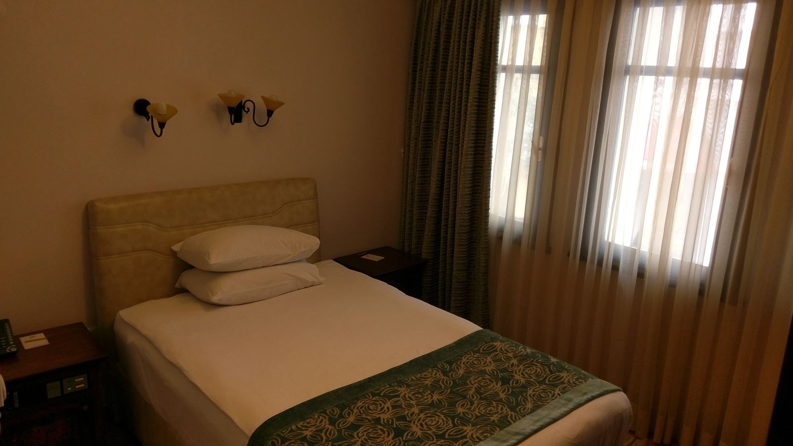 rooms-single-standard