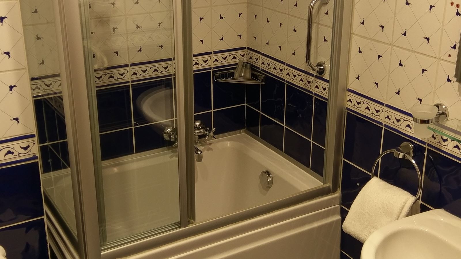 rooms-single-standard