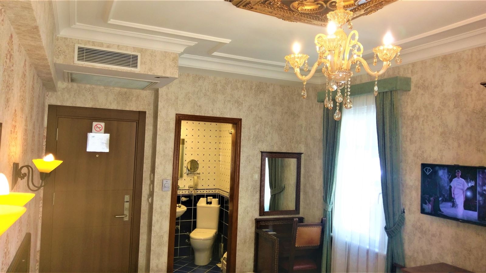 rooms-family-room-deluxe