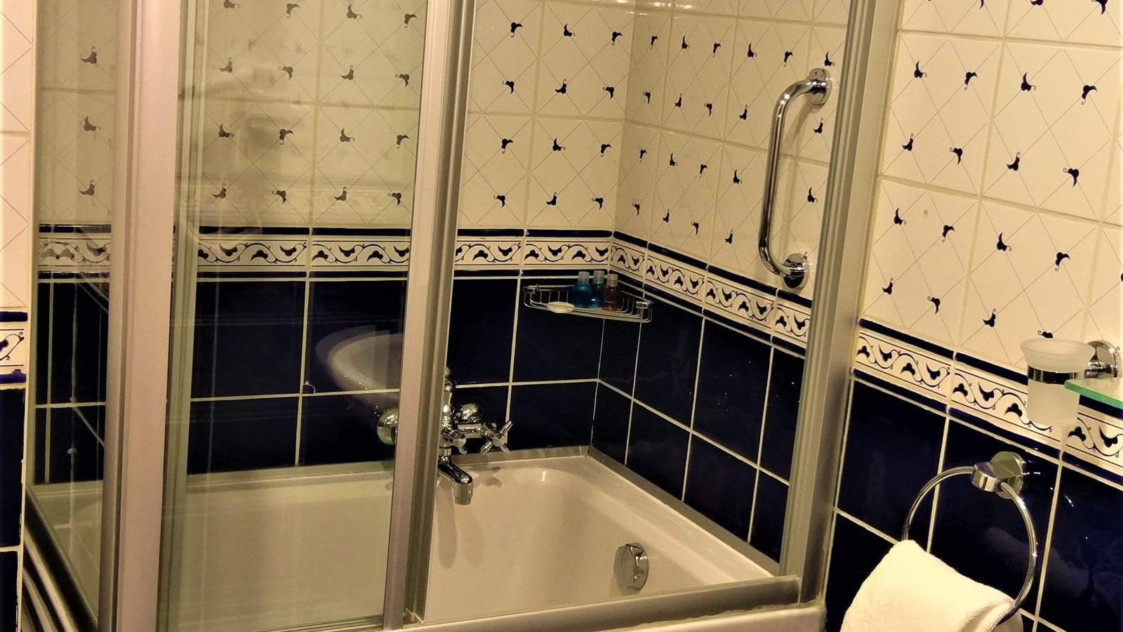 rooms-double-or-twin-standard