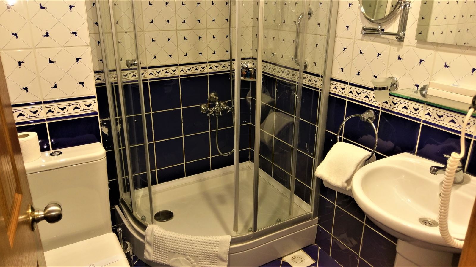 rooms-double-or-twin-deluxe