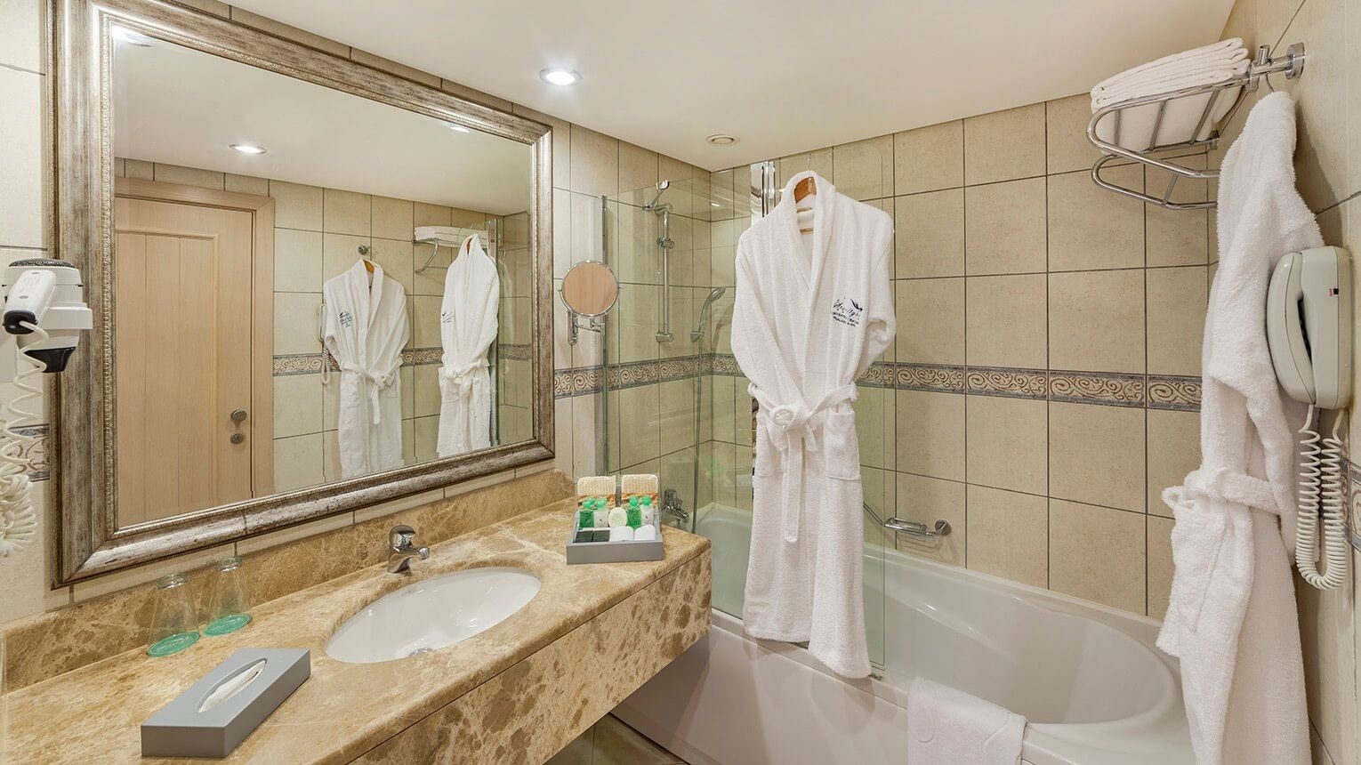 rooms-deluxe-sea-view