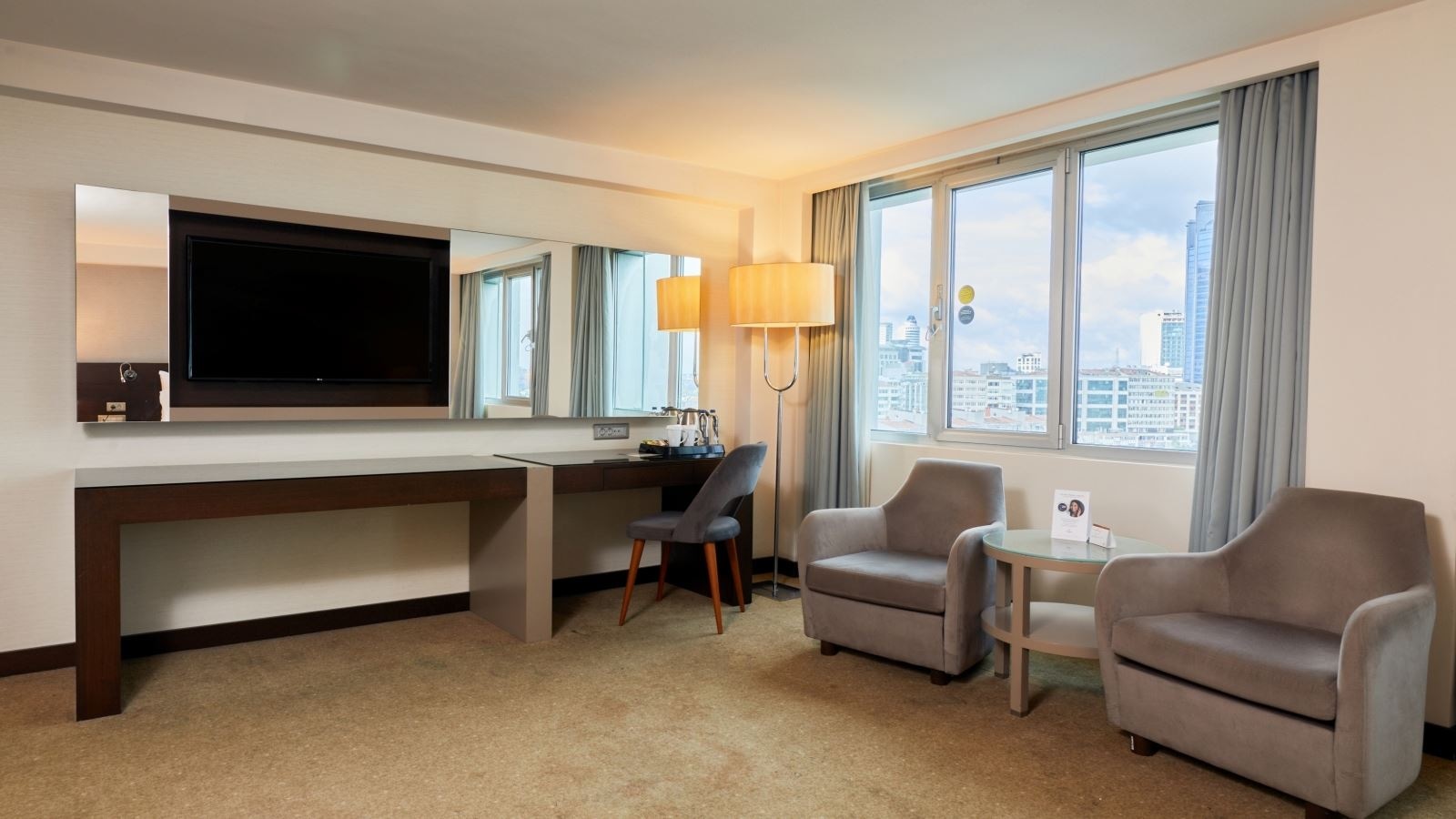 rooms-grand-deluxe-king-room