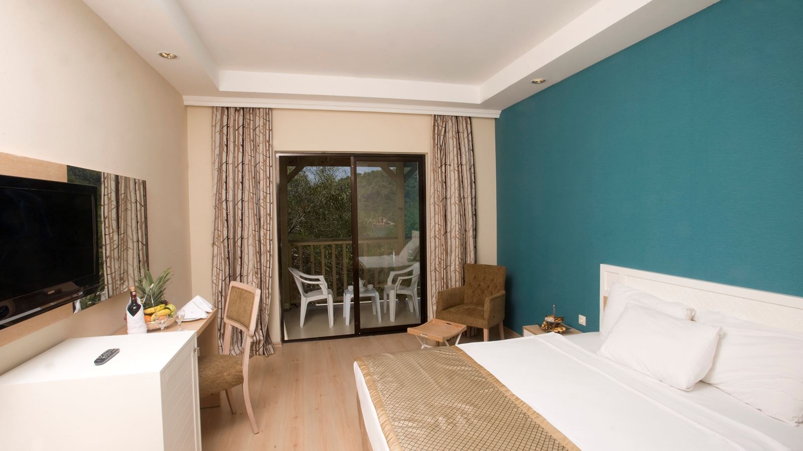 rooms-standard-room-land-view