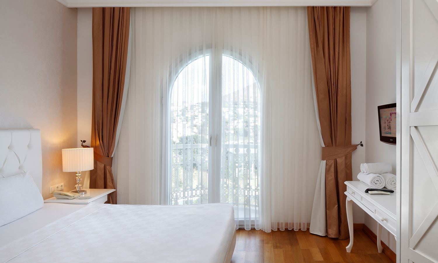 rooms-villa-swim-up-poolview