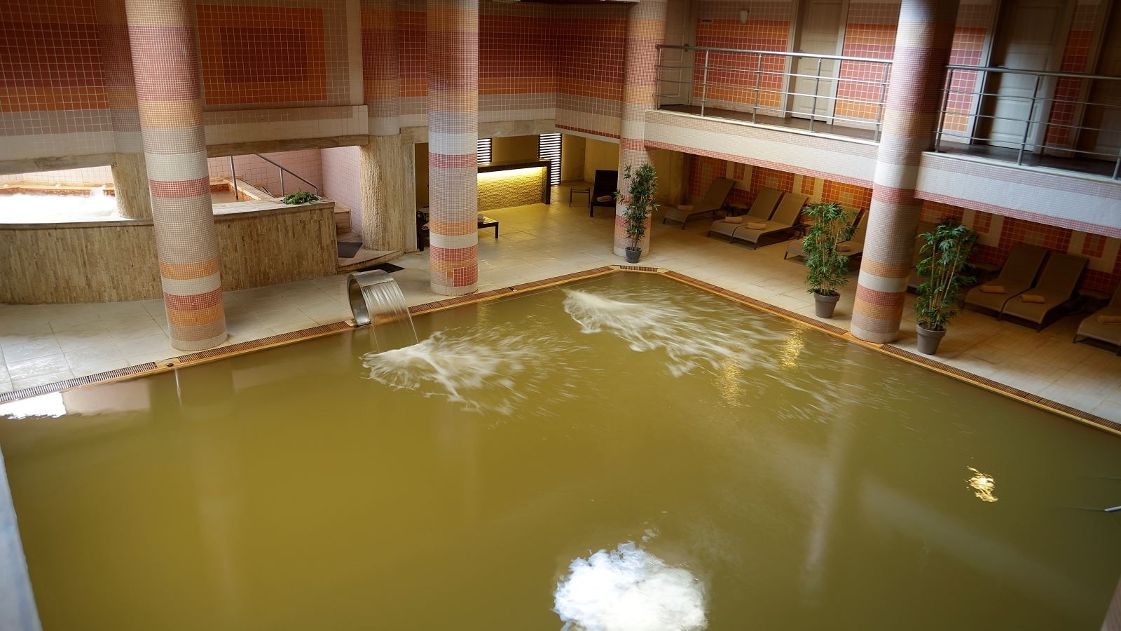pools-indoor-pool