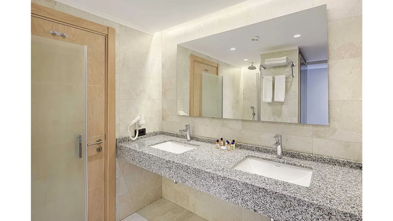 rooms-family-room