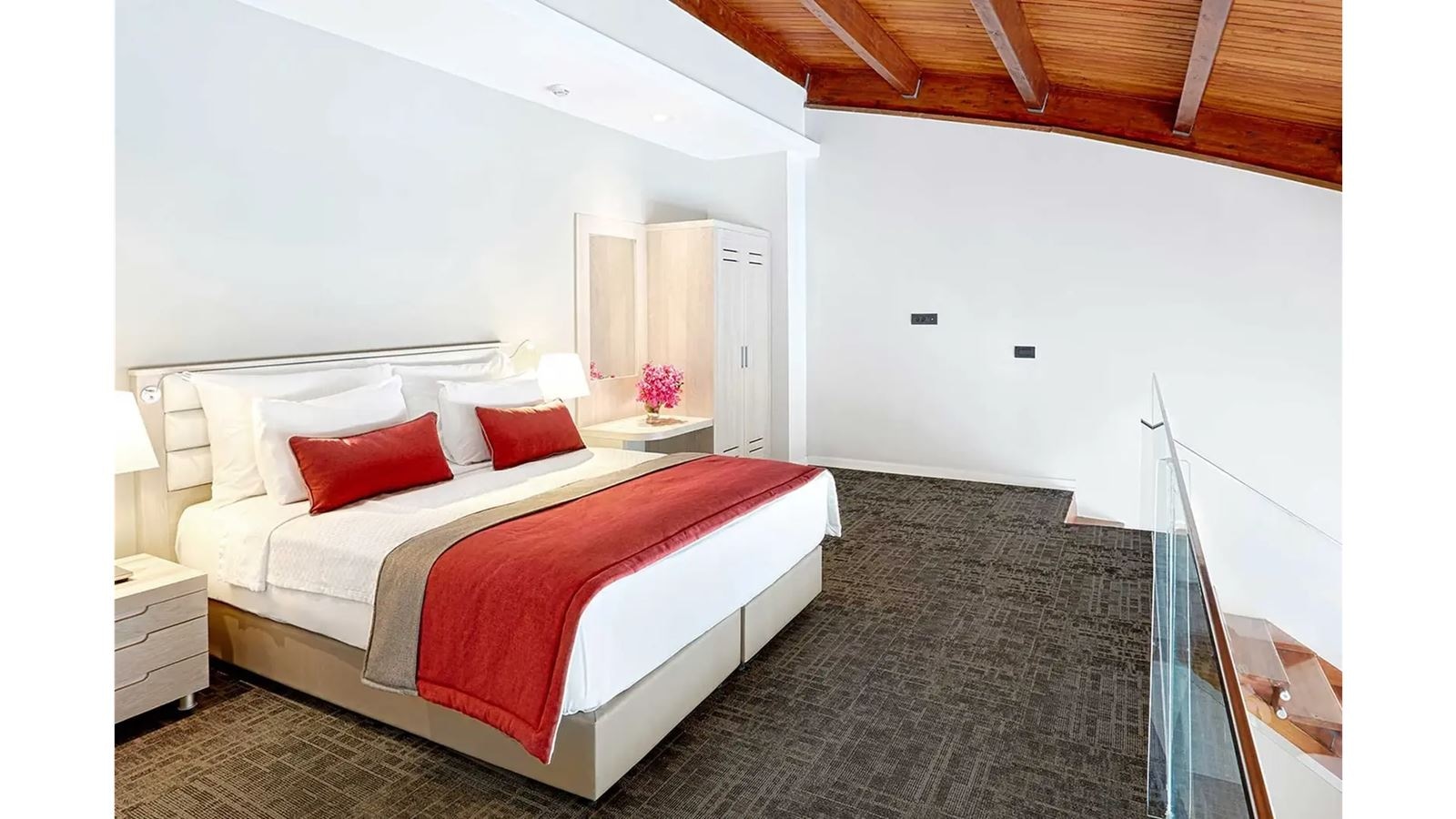 rooms-dublex-pool-view-room