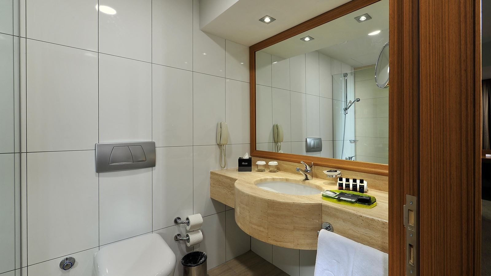 rooms-suite-connecting-room