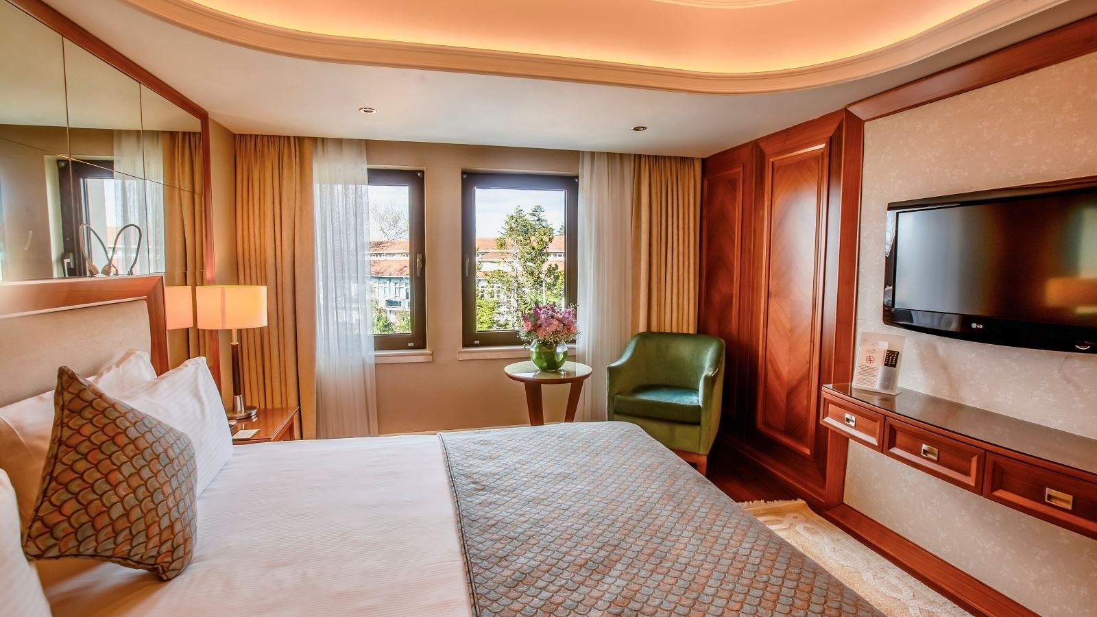 rooms-executive-suit