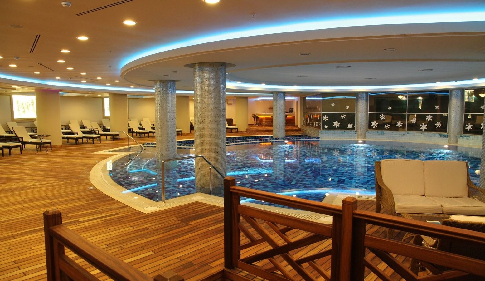 pools-indoor-pool