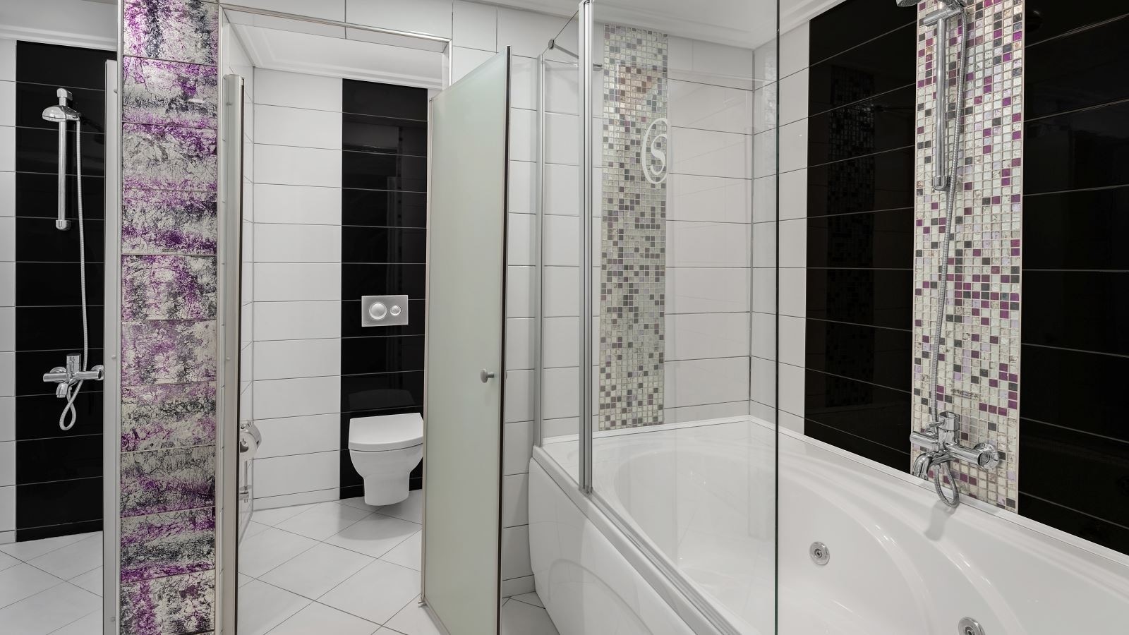 rooms-senior-suit-oda