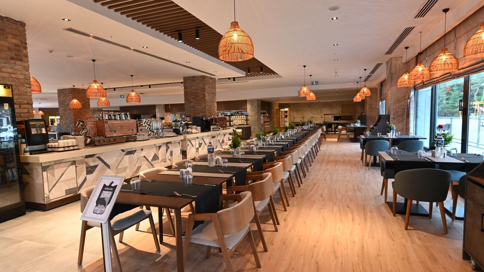 restaurants-restaurant