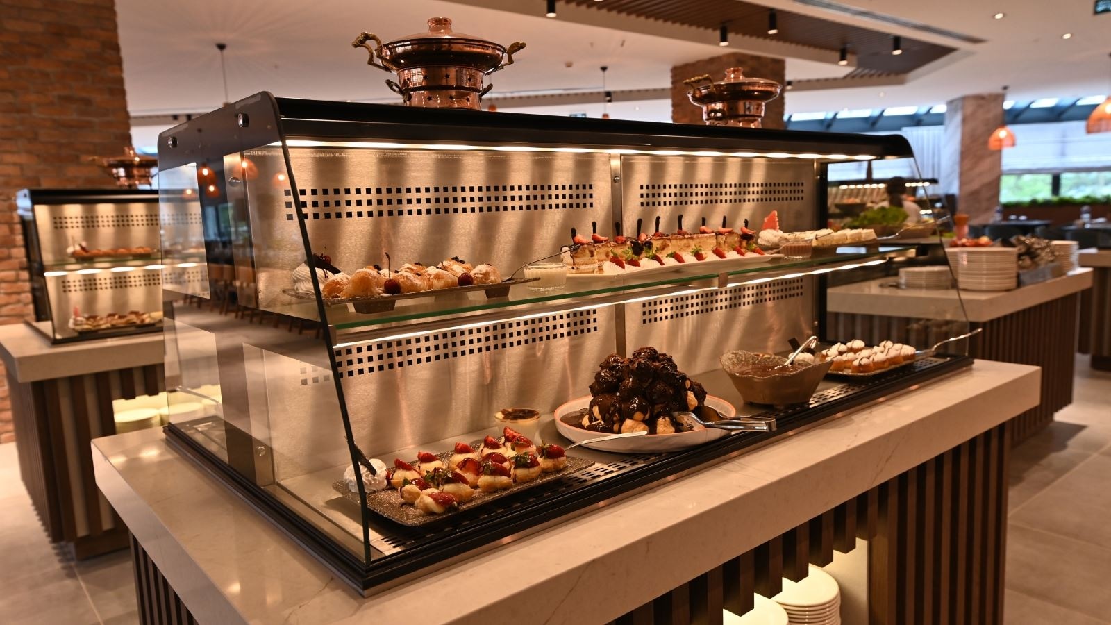 restaurants-restaurant