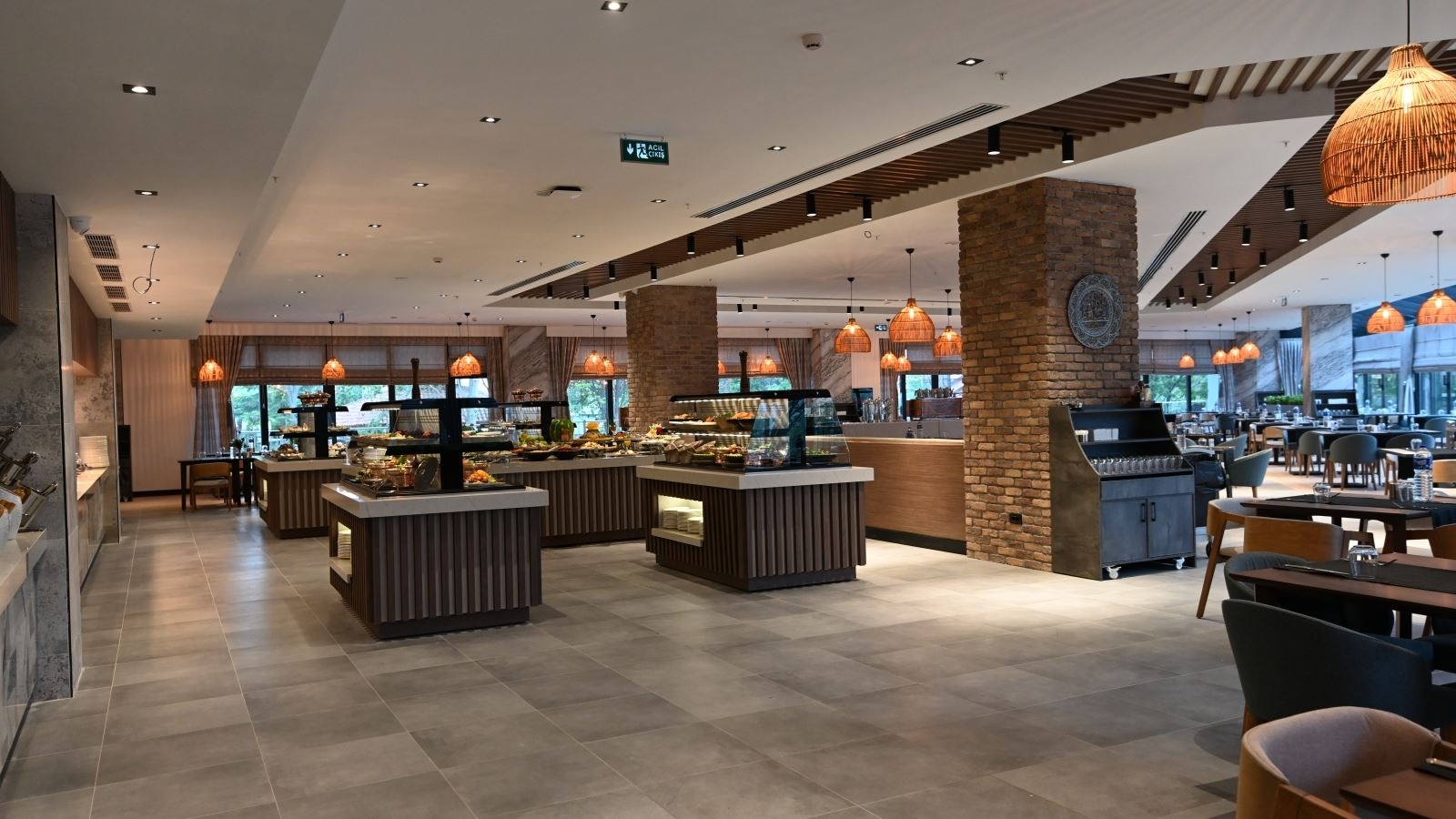 restaurants-restaurant