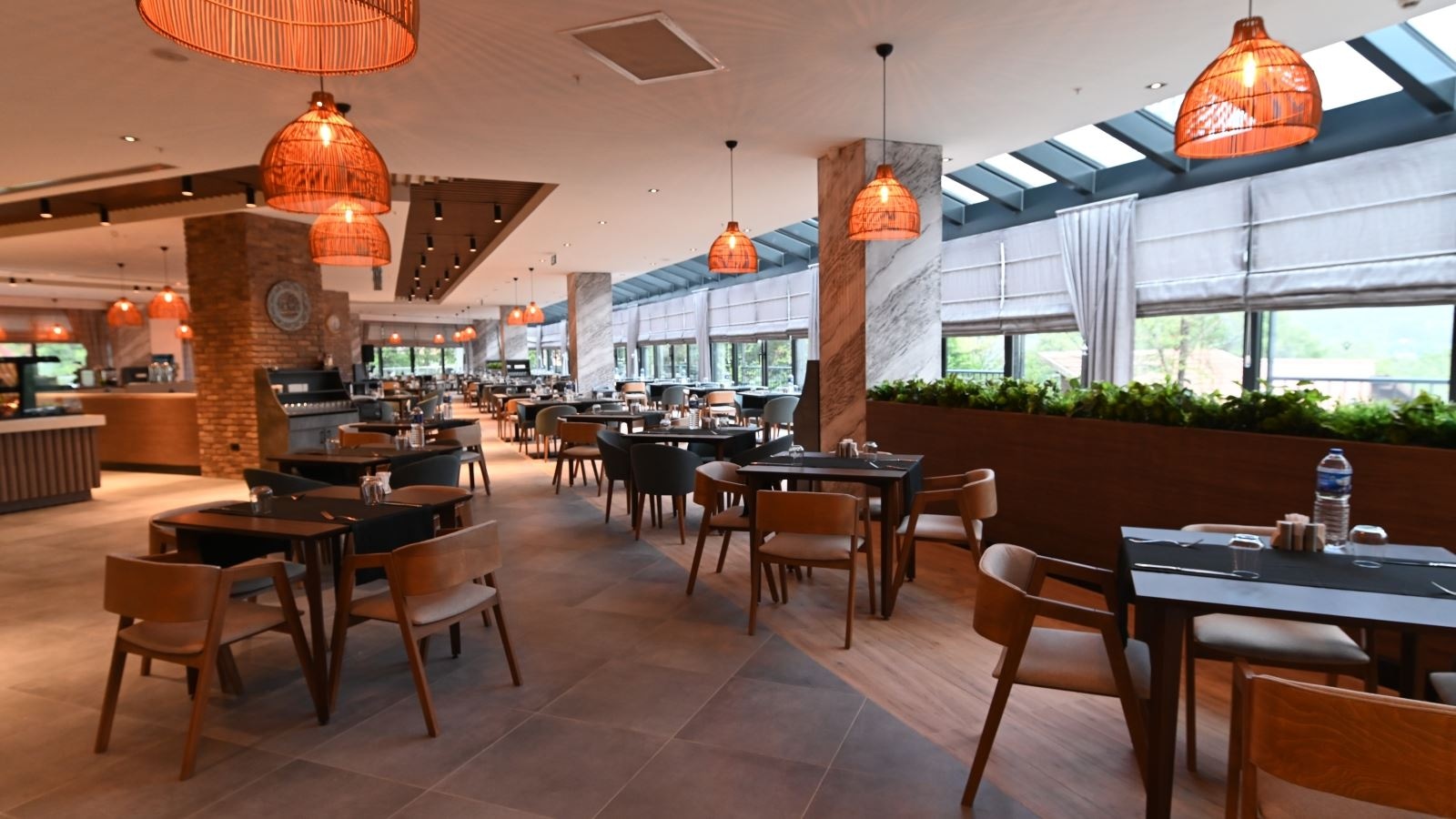 restaurants-restaurant