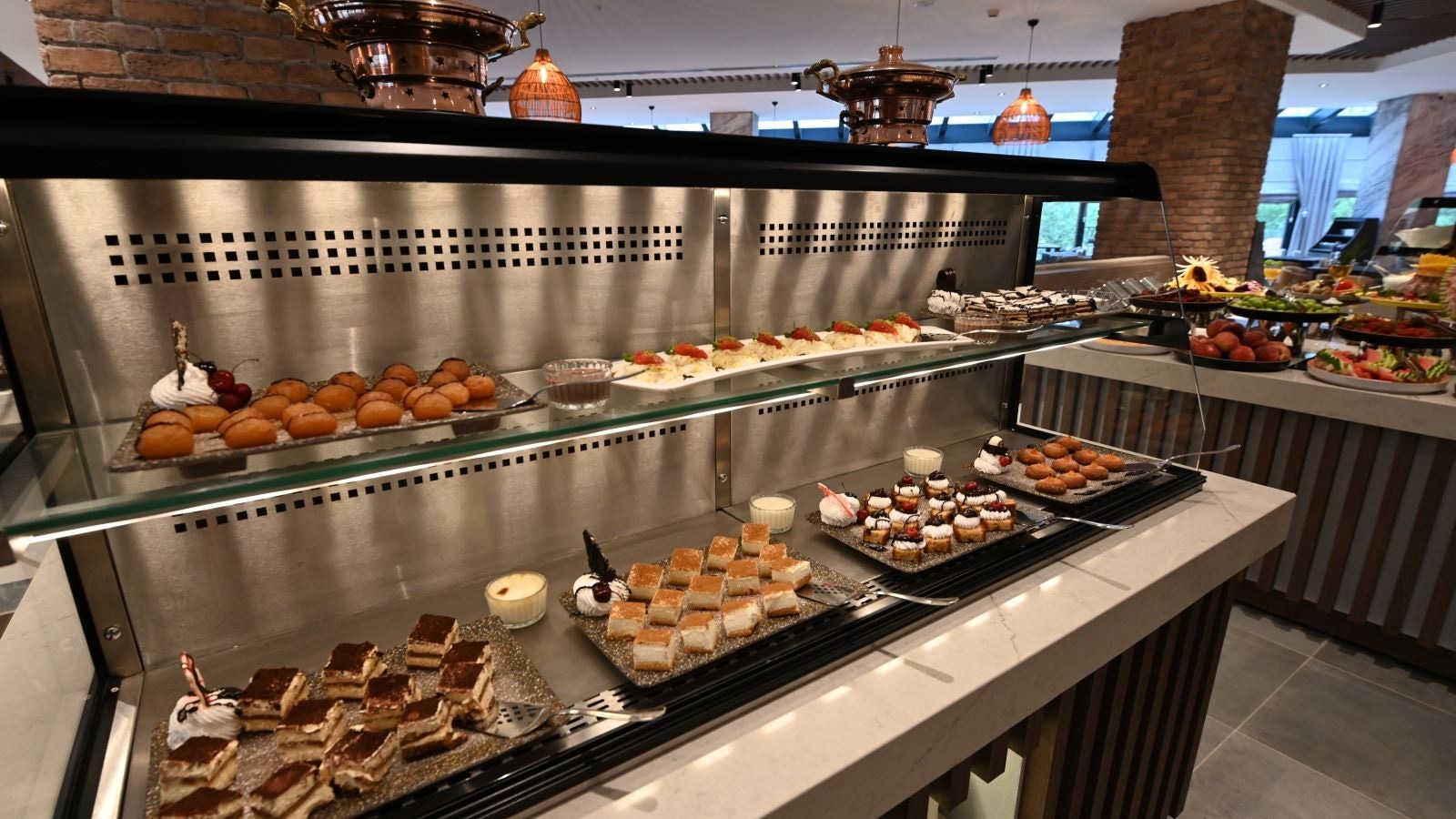 restaurants-restaurant