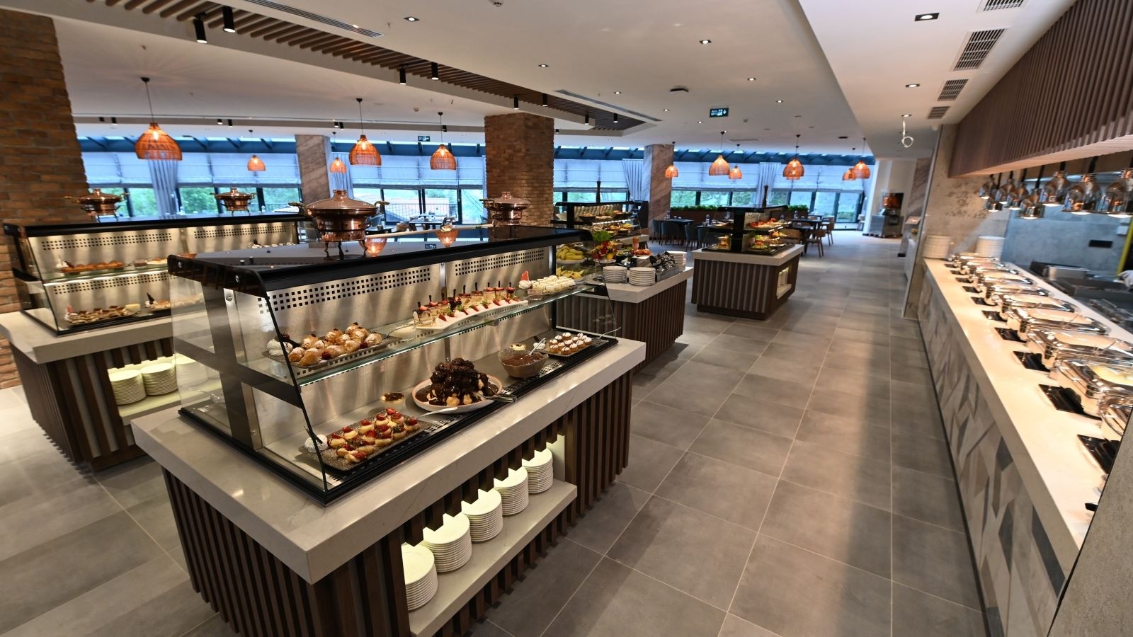 restaurants-restaurant