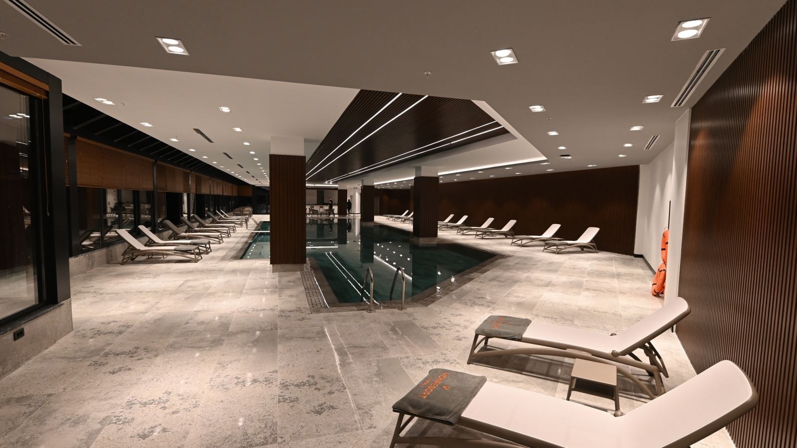 pools-indoor-pool
