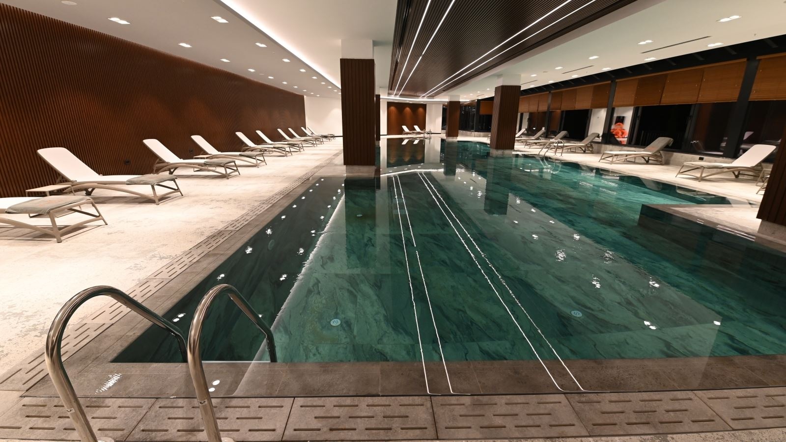 pools-indoor-pool