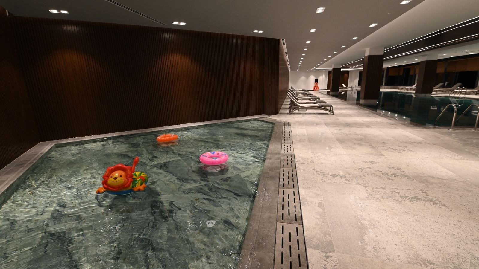 pools-indoor-pool