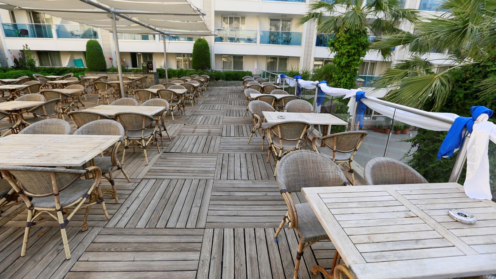 restaurants-has-garden