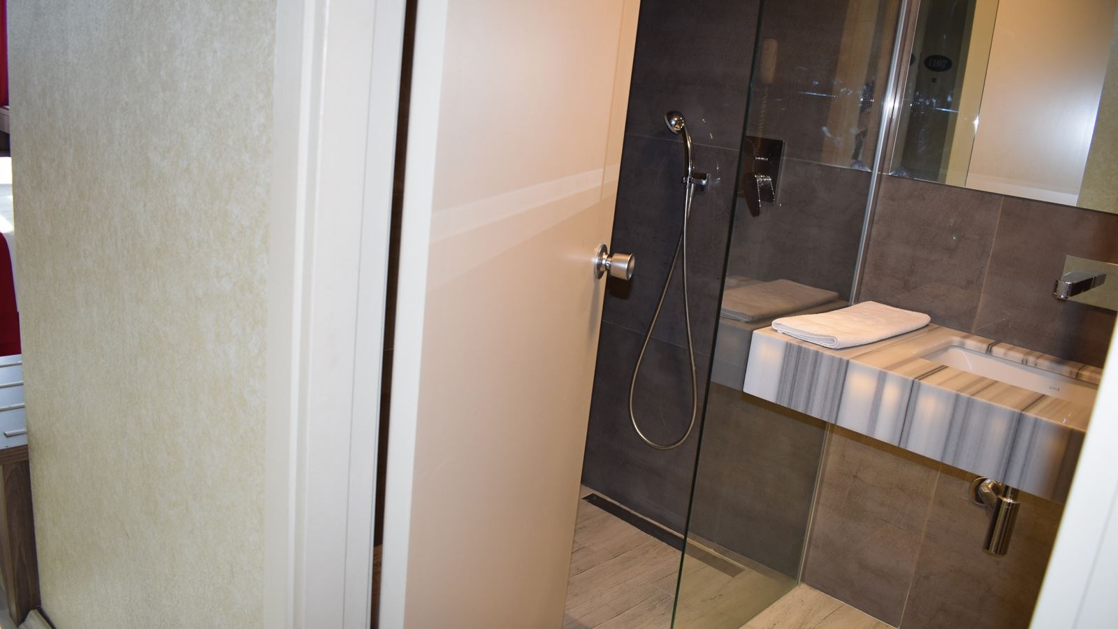 rooms-suite-standard