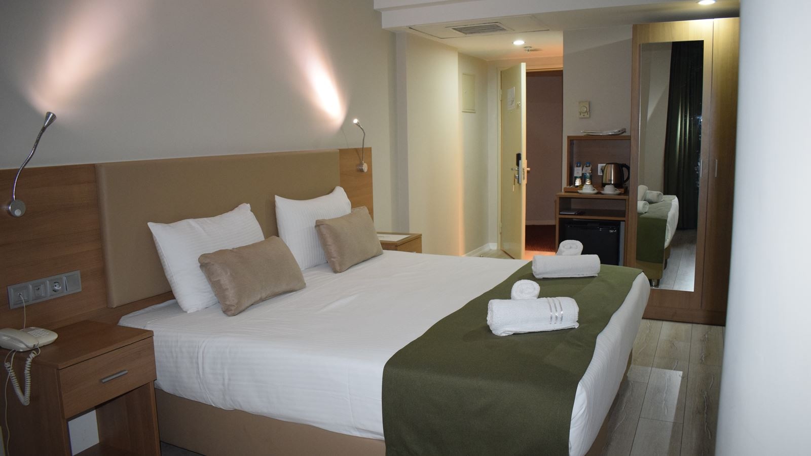 rooms-double-or-twin-standard