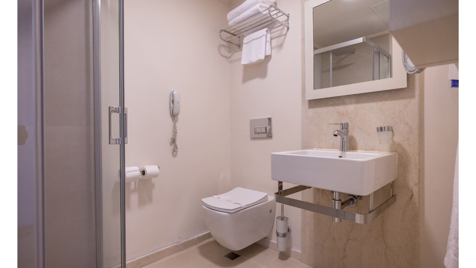 rooms-superior-room-landview-with-balcony