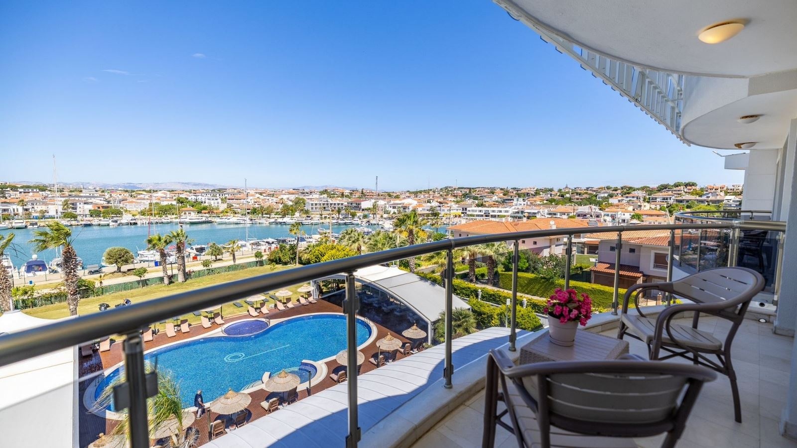 rooms-junior-suite-room