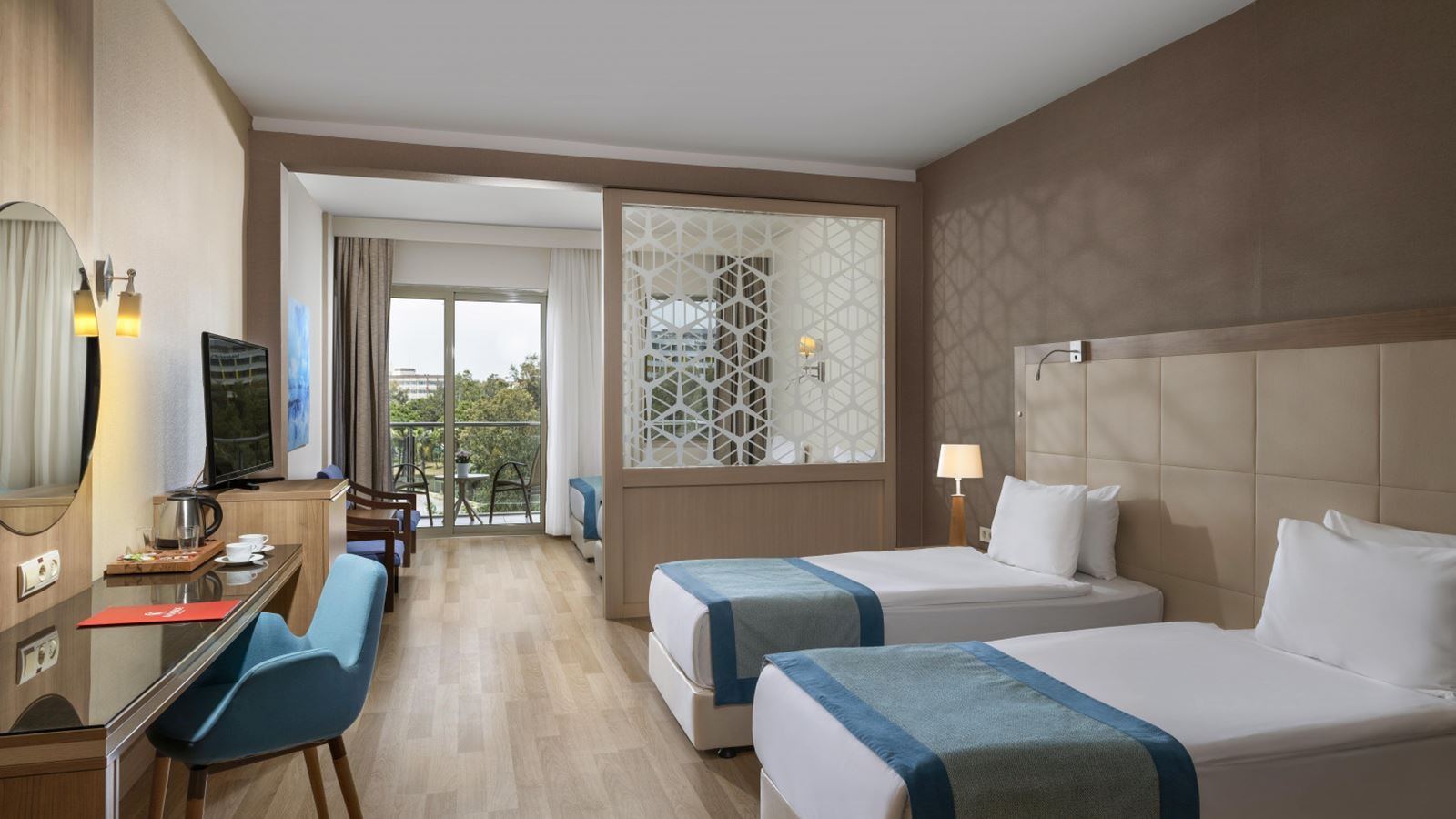 rooms-superior-room-lake-view