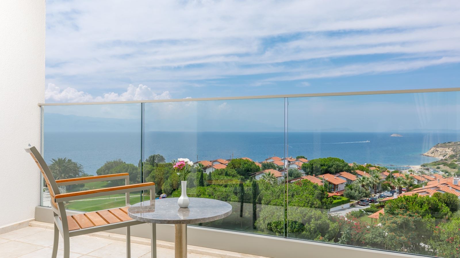 rooms-standard-room-sea--side-view