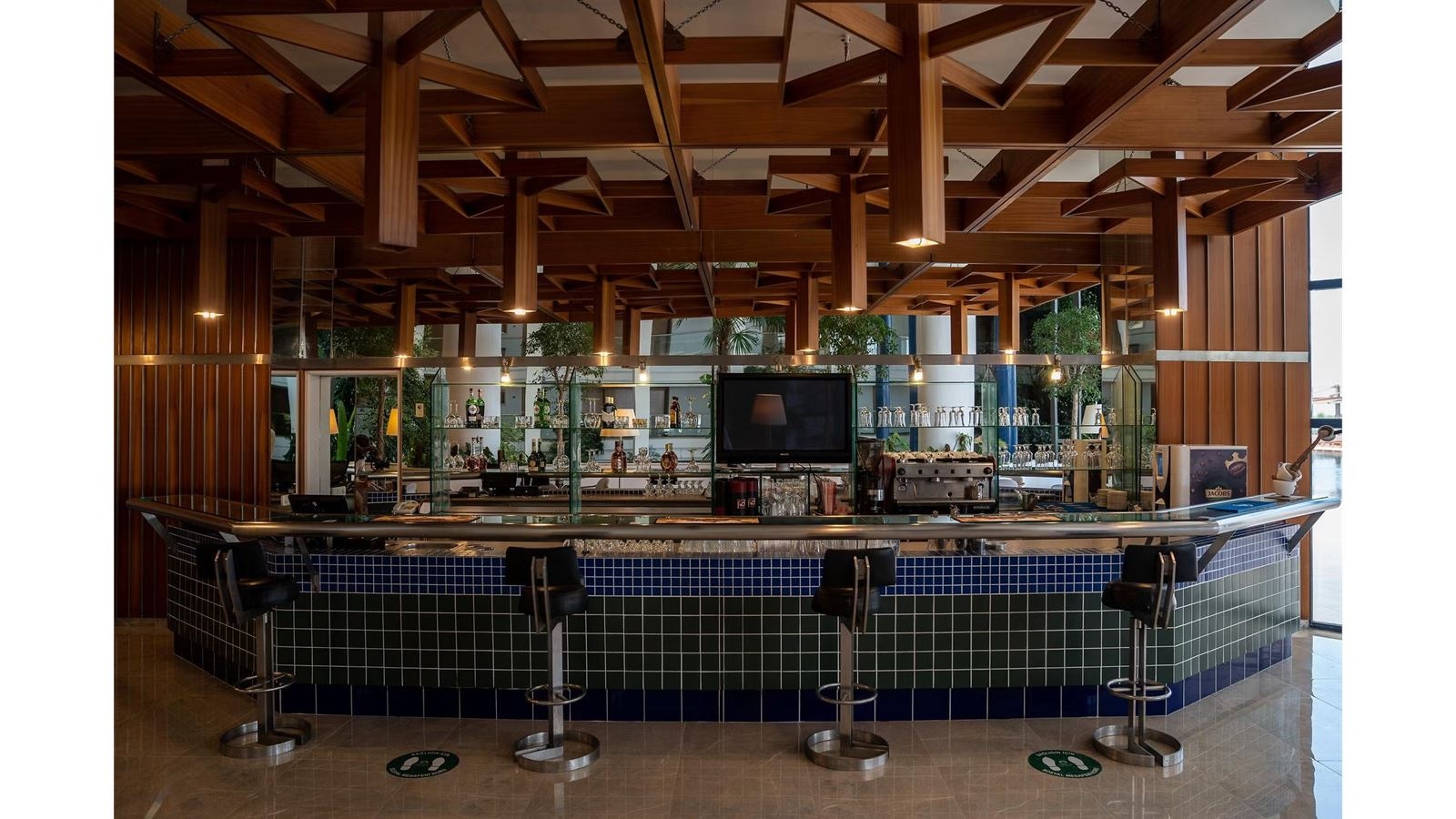 bars-atrium-bar