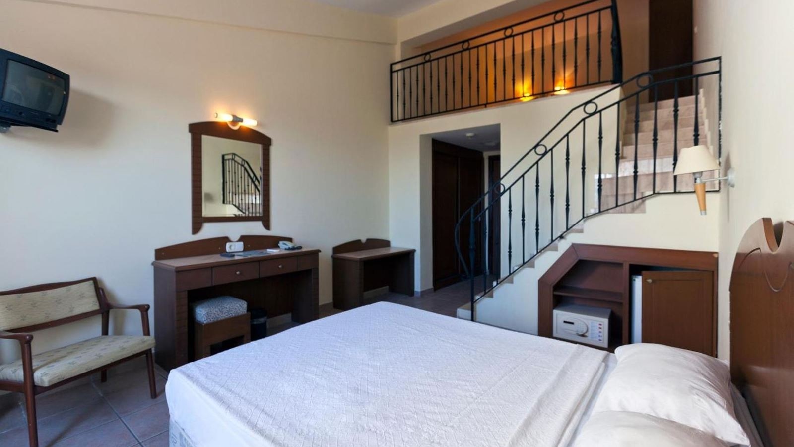 rooms-maisonette-room