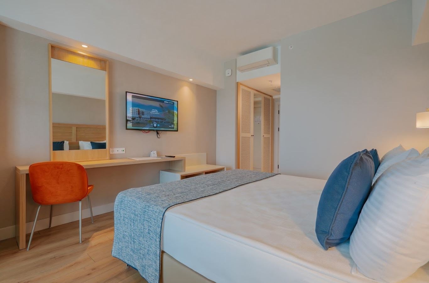 rooms-standard-room-side-sea-view