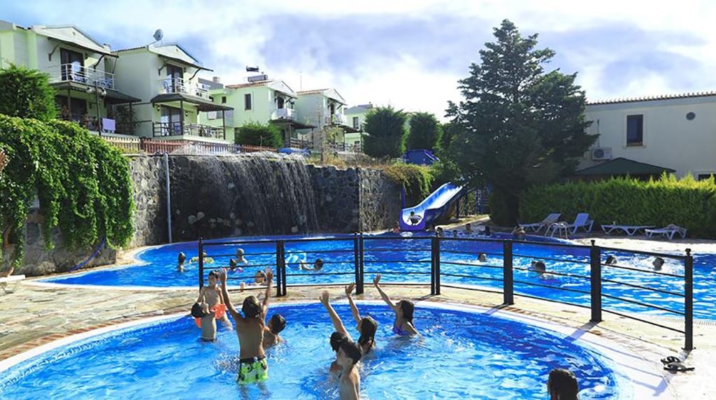 pools-outdoor-childrens-pool