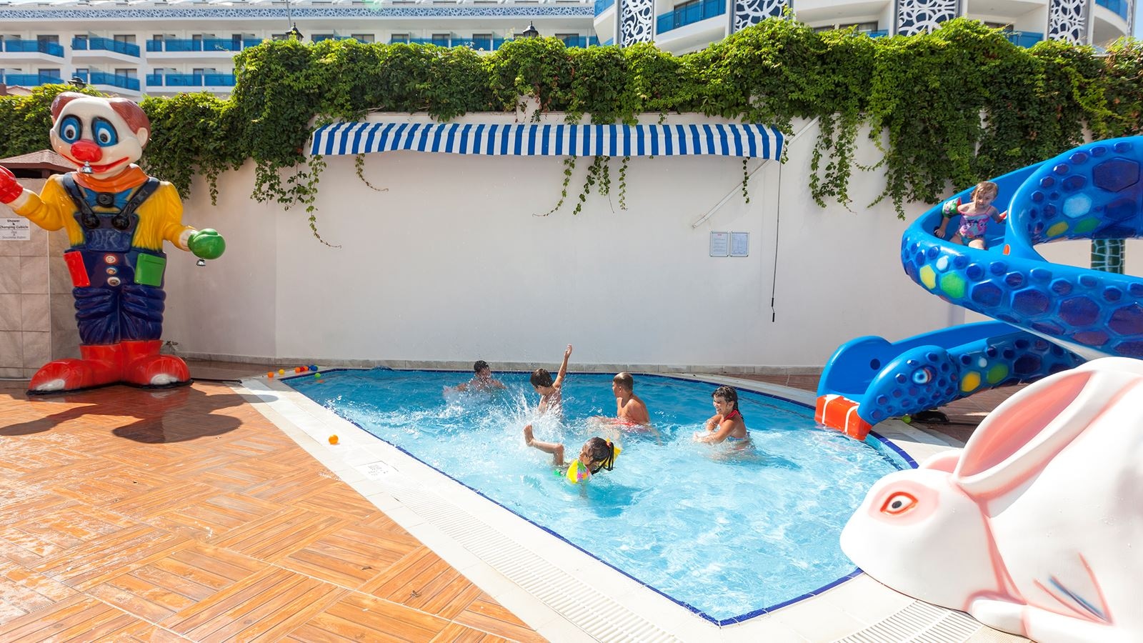 pools-outdoor-childrens-pool