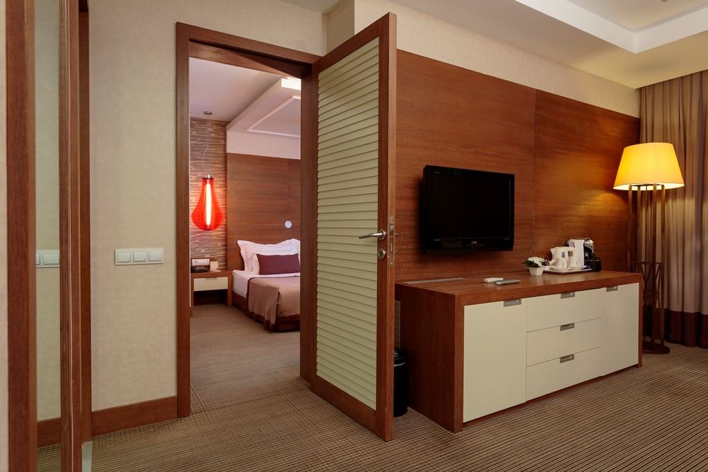 rooms-suite-room