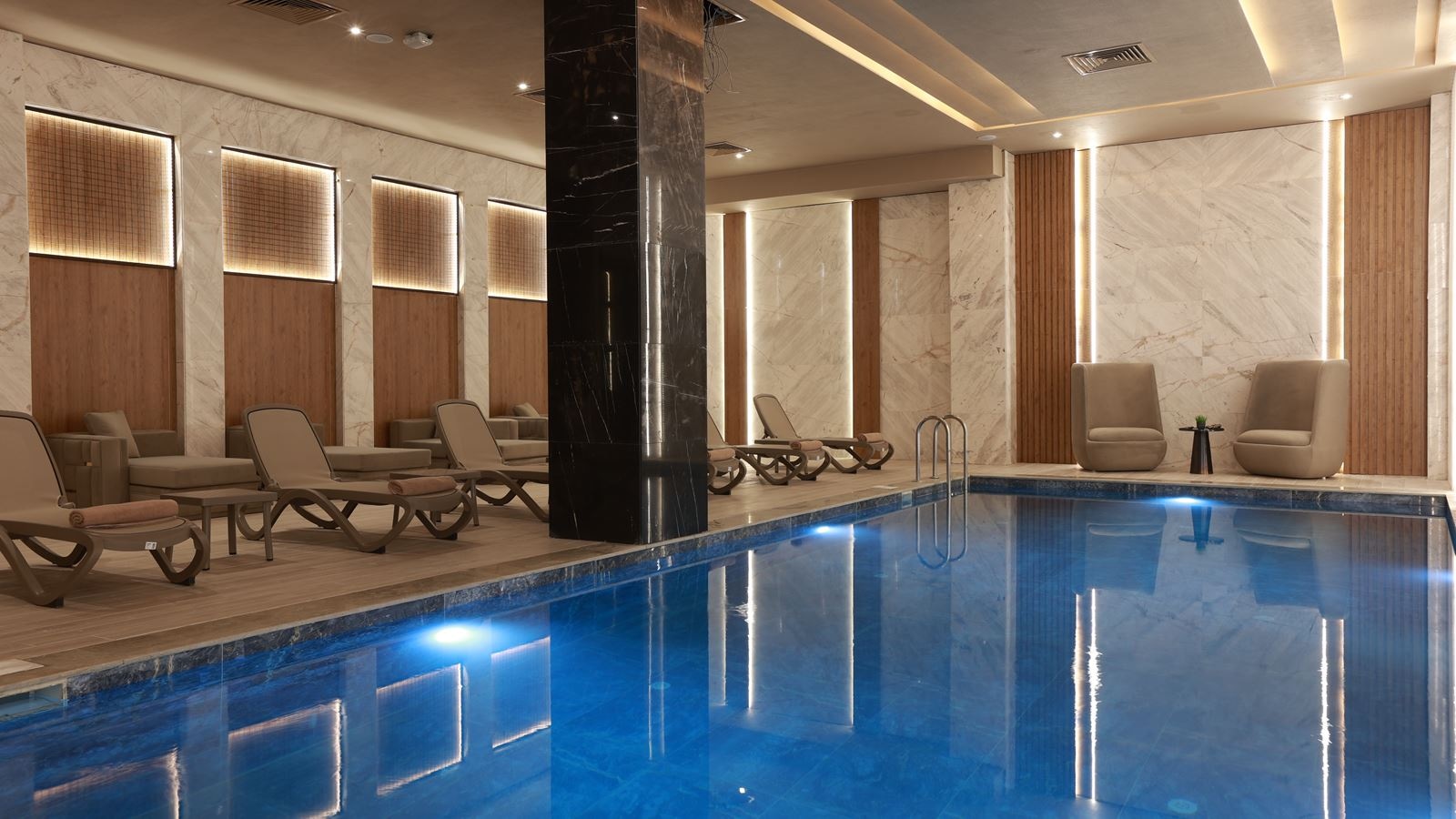 pools-indoor-pool
