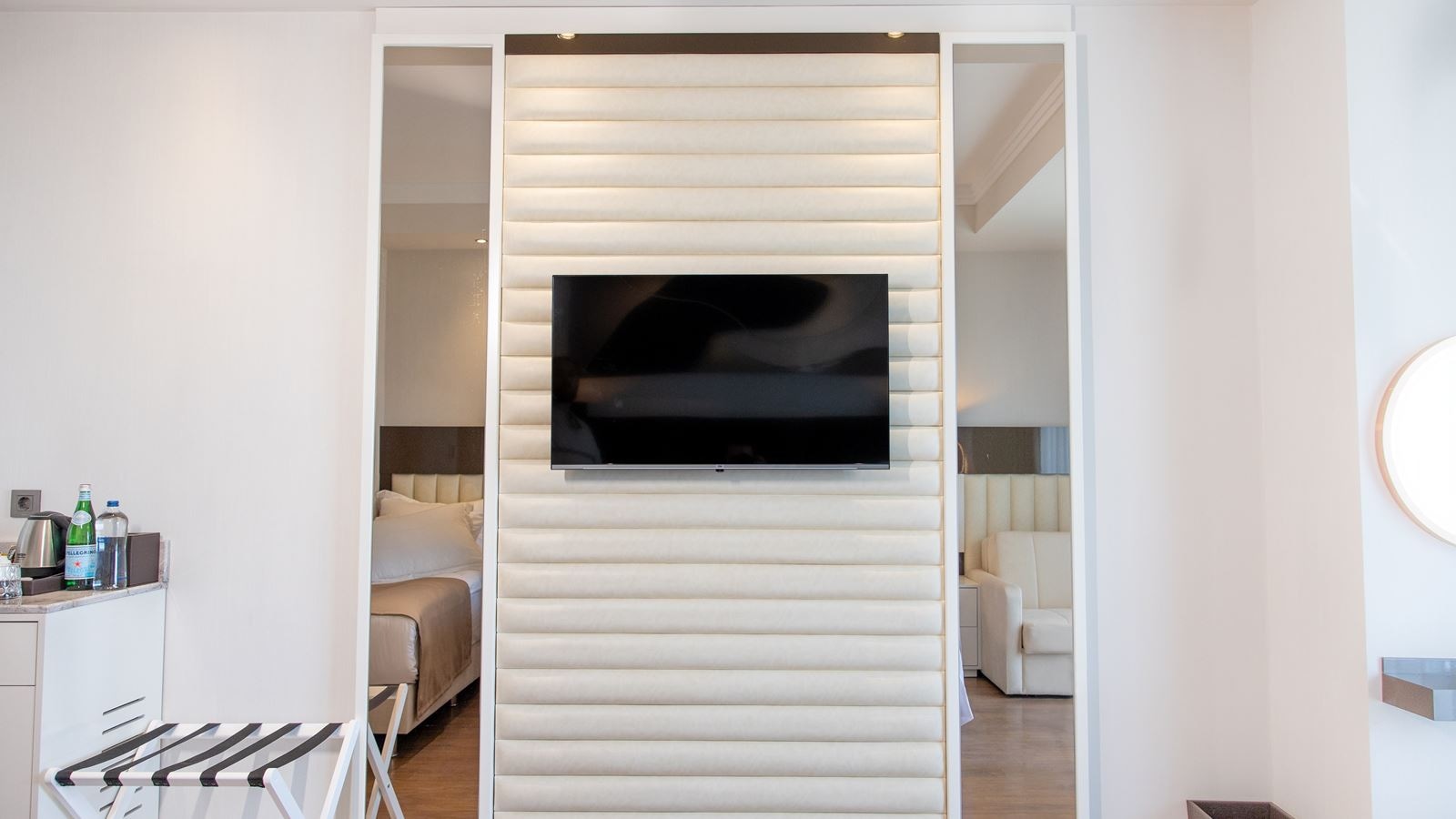 rooms-deluxe-standard-room