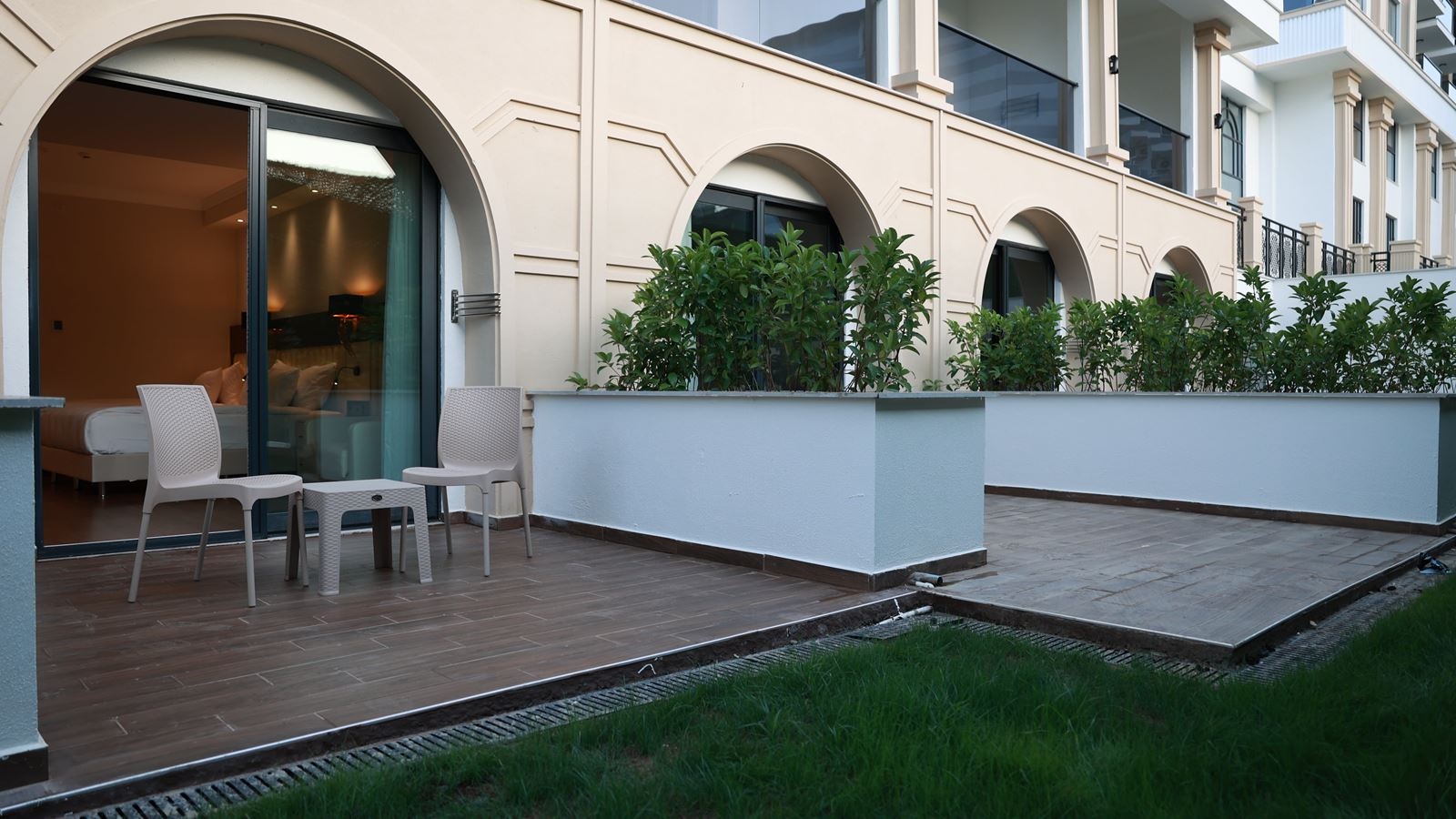 rooms-deluxe-garden-room