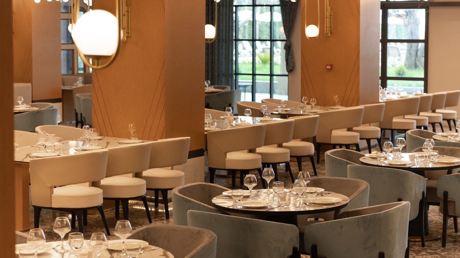 restaurants-majesty-main-restaurant